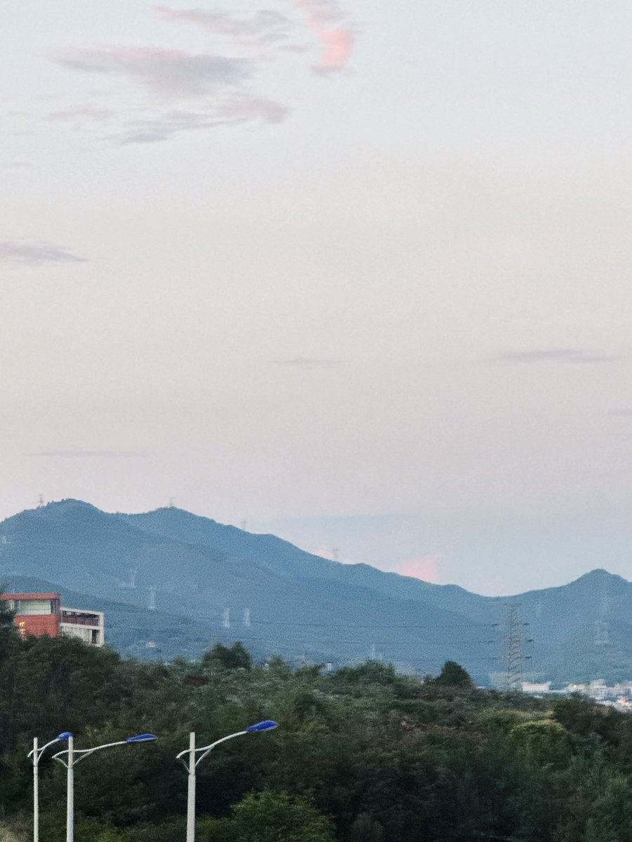 Volcano tweet media