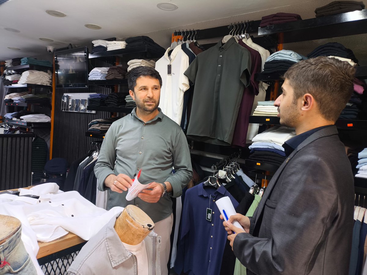 gencyrppendik's tweet photo. Gençlik Kolları Başkanımız Abdülhalik Polat,Teşkilât Başkanımız Ömer Faruk Yalvac,Eğitim Birim Başkanımız Emre Tiryaki,gençlik kolları yönetim kurulu üyelerimiz'in katılımları ile kaynarca Merkez caminin yanında stand çalışması gerçekleştirdik ve esnafları ziyaret ettik. https://t.co/j23Q9XbZDZ