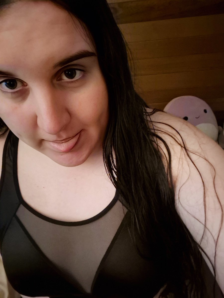 Chloe Belle tweet media