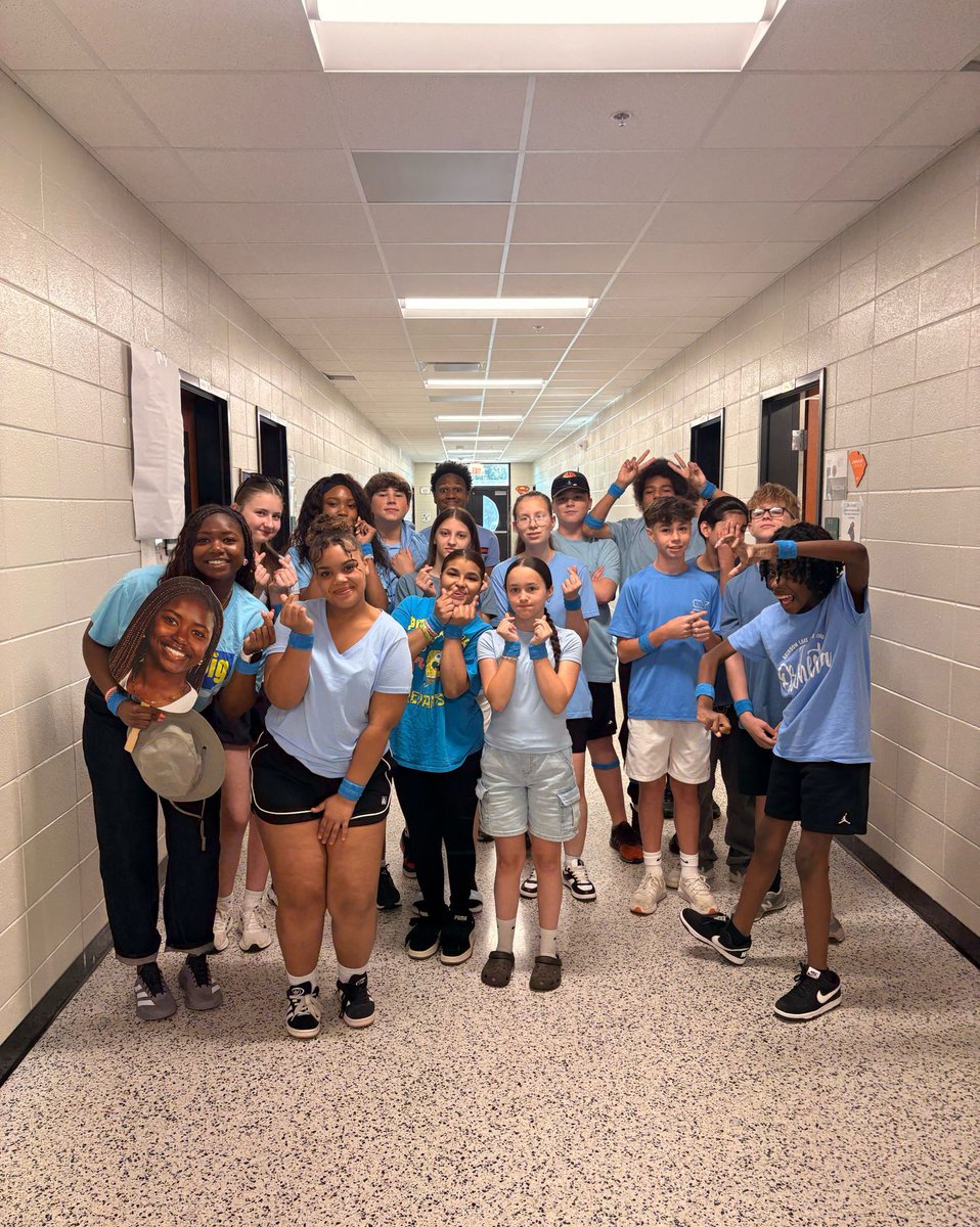 RLMSgators's tweet photo. Miss Evans’ class had a great time at field day and a special shoutout to the dodgeball tournament winning team “Men in Black”! Yesterday was such a fun day as our 8th grade is winding down their final days of being a Gator! https://t.co/CFWxpw9uNg