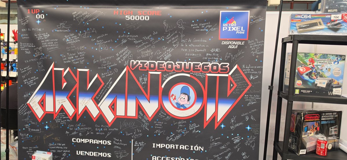 alejandropl3a's tweet photo. @Pazos_64 Somos de videojuegos Arkanoid estuvimos buscándote para que nos firmaras la lona pazos <3 esperamos verte de nuevo https://t.co/3qscm02Gce