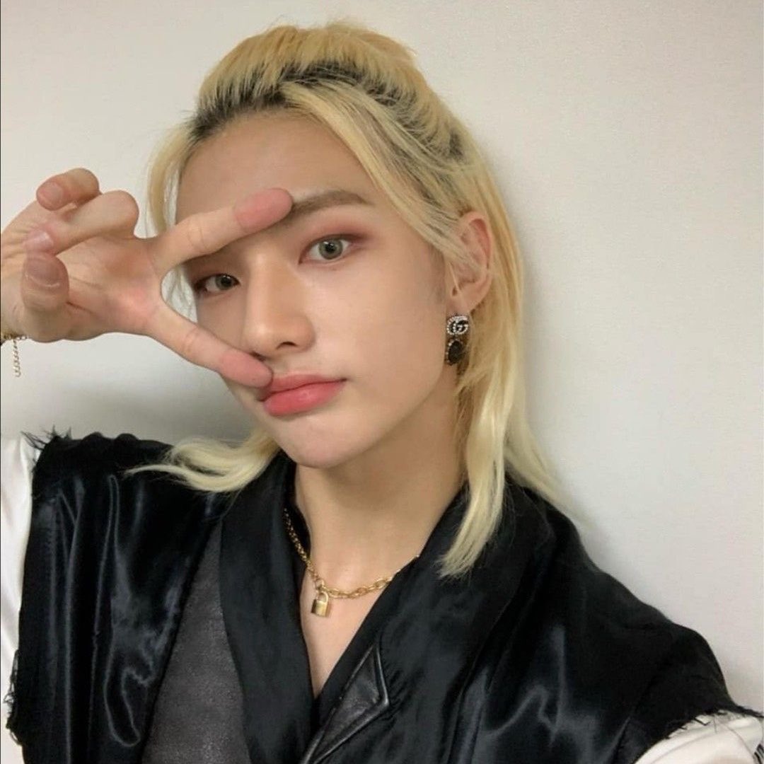 princess hyunjin tweet media