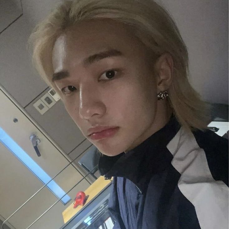 princess hyunjin tweet media