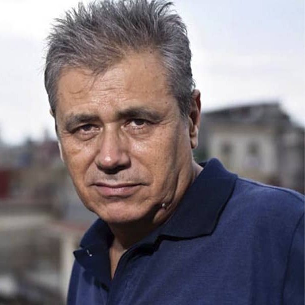 ipscuba's tweet photo. Senel Paz (Villa Clara, 1950) se ha destacado en el panorama de la literatura cubana como muy pocos autores.
@ipscuba  pública una entrevista a propósito de que  tres obras de teatro con su firma se estén presentando en La Habana y Miami
⚡https://t.co/kJJJ87NLap https://t.co/7zaHv3DhzE