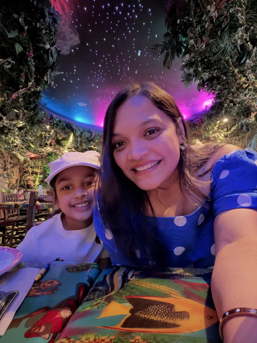 RainForest_Cafe's tweet photo. Ever wanted to dine under a starry sky? We know a place. 😏 https://t.co/UFVqovkoKt