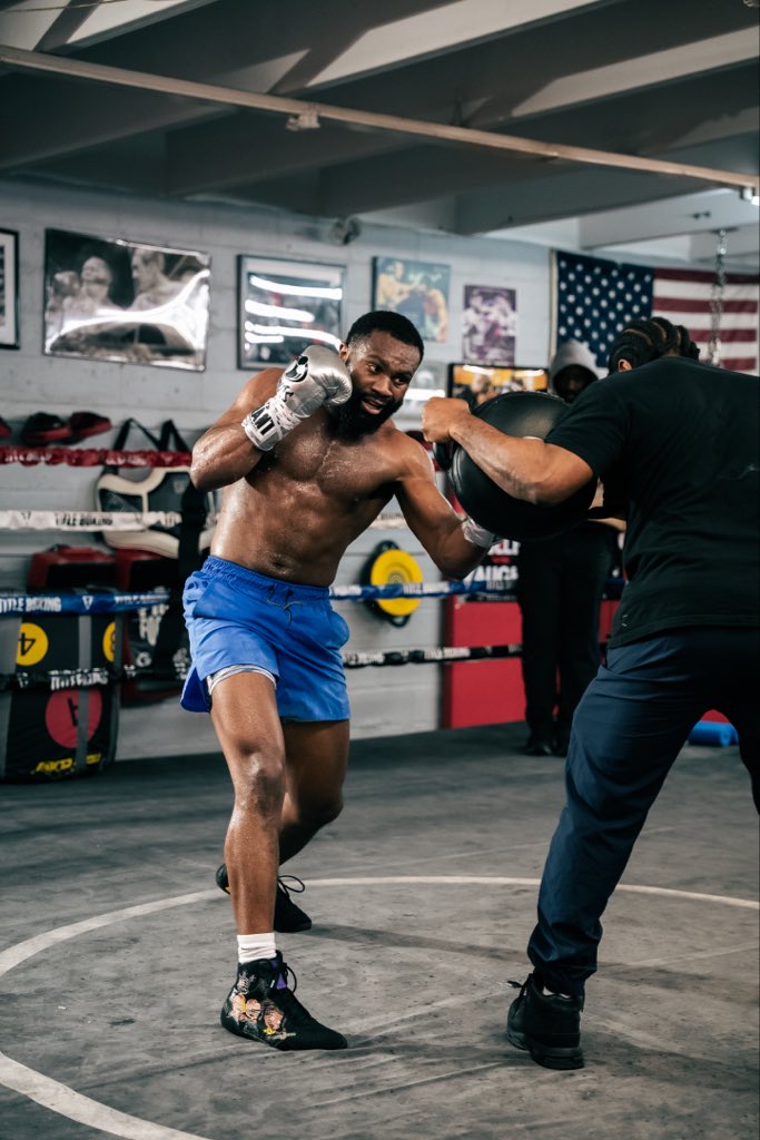 JaronEnnis's tweet photo. I can show u my hand & still win! I’m really like that! 😈🔒 June 27th 🐺 #2WEIGHTUNIFIEDCHAMP 👑 #ANDTHENEW🤴🏾💫 #PIACTour😮💨 LLTS🛡️🤞🏾 https://t.co/RZ27U02IY3