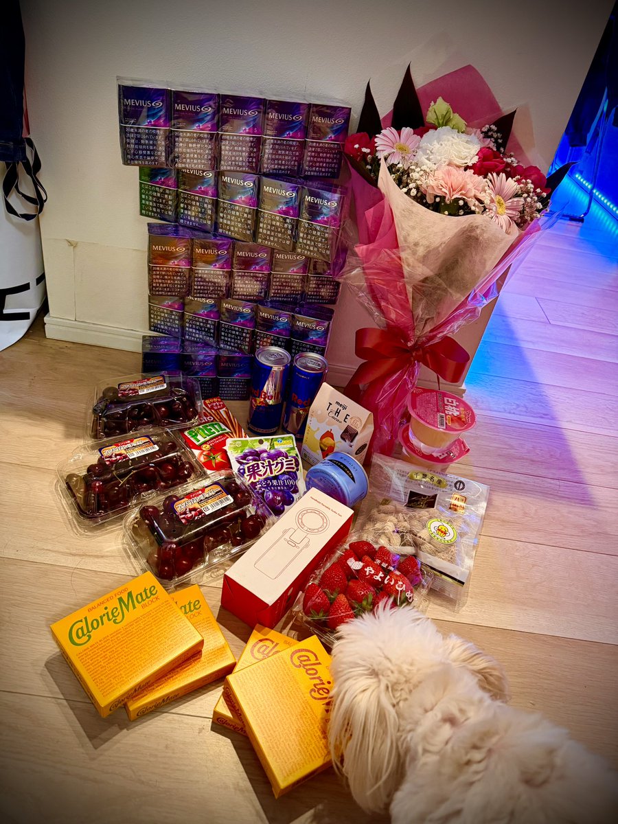 aika_honmono's tweet photo. 改めまして、プラプラのイベント
ありがとうございました♥️
最近DVD発売イベント減っちゃって
なかなかみんなに会えない😭
もっとイベントさせて下さいメーカーさん🥹🙏🏾

神田書店さんお花ありがとうございました✨️
差し入れも沢山ありがとう🥹 https://t.co/1jFhlaT4vp