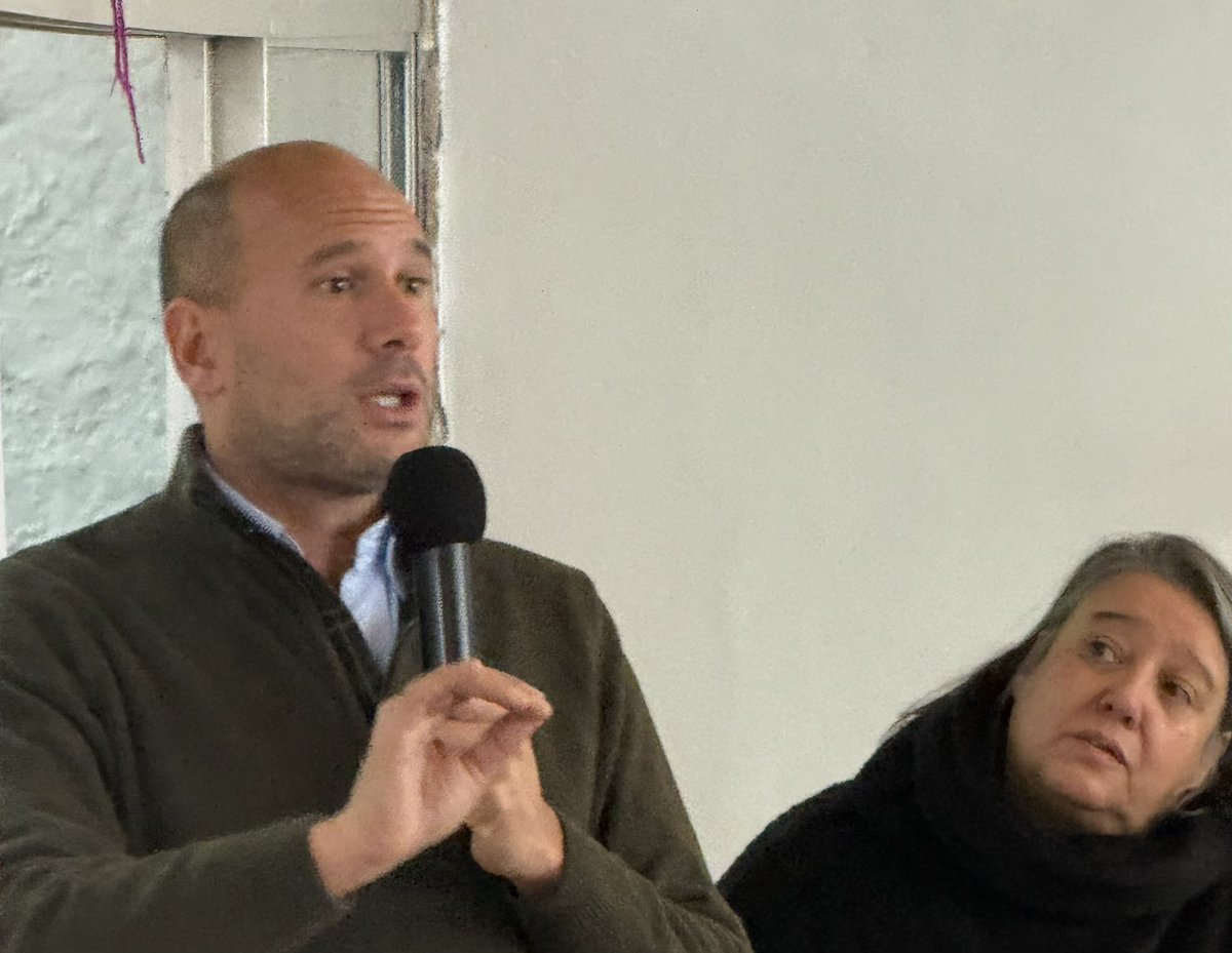 juanjoolaizola's tweet photo. En un muy buen encuentro organizado por la Comisión Departamental de Montevideo del @PNACIONAL con concejales y vecinos de cuatro municipios de Montevideo. https://t.co/swa34udn8I