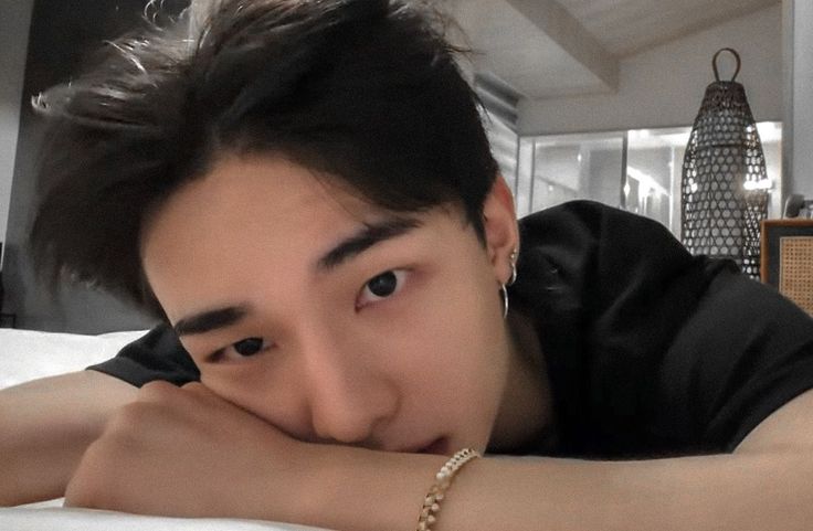 Hyunjin tweet media
