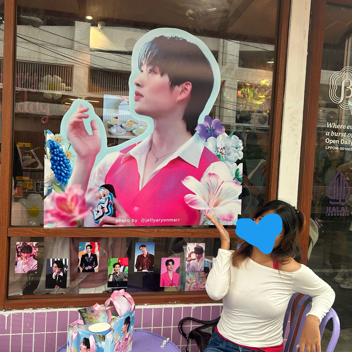 peacheriex's tweet photo. Celebrated early birthday kakak cantik @EstRvp at Blok M❣️

[ makasih banyak buat penyelenggara event nya, cantikk banget konsep event nya 🫶🏻]

#BDProjectForEST2026
#BloomWithPrettiEST25
#Est_rvp https://t.co/eZOsIIc1C0