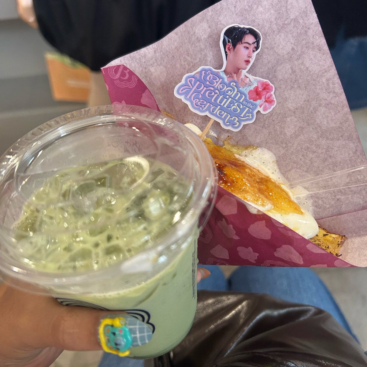 peacheriex's tweet photo. Celebrated early birthday kakak cantik @EstRvp at Blok M❣️

[ makasih banyak buat penyelenggara event nya, cantikk banget konsep event nya 🫶🏻]

#BDProjectForEST2026
#BloomWithPrettiEST25
#Est_rvp https://t.co/eZOsIIc1C0