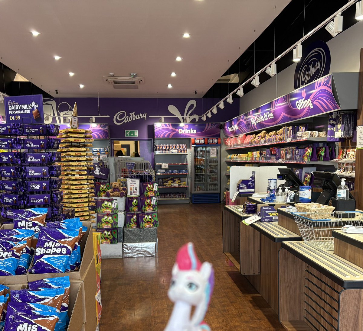 HeartKArt06's tweet photo. ✨Zipp sure was an excited little pony when she was in her element the other day!✨
I couldn’t stop her. She ate the building down 🫣
After this took place, I witnessed Hitch arresting Zipp for being a cutie on duty!
#MLP #MyLittlePony #ZippStorm #MLPG5 #MLPPhotography https://t.co/he9RFc2DDB