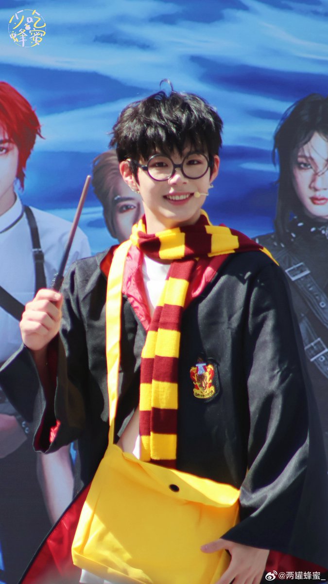 เปเล่ (n.) | รักจี๊ดไปวันๆ ft.จะเรียนจบวันนี้แหละ tweet media