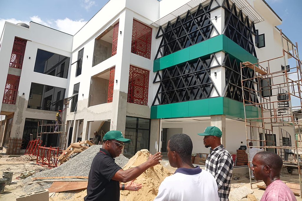 aeadekaz's tweet photo. Saturday 16th May 2026, I visited the ongoing renovation works at the new National Headquarters of Ansar-Ud-Deen Society of Nigeria, located at Fashoro Street, Surulere, Lagos.

https://t.co/50zXTZ8x2l https://t.co/YElPb8adC0