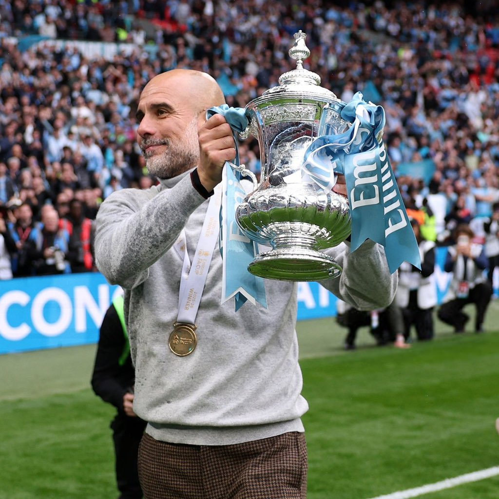 mehulg10's tweet photo. 10 years. 20 fucking trophies. A man who they said wouldn't be able to hack English football changed the way it is played in the country. A God of the game. Serial winner. Absolute legend. We will never see anyone like him. https://t.co/5W6pmrYJJl