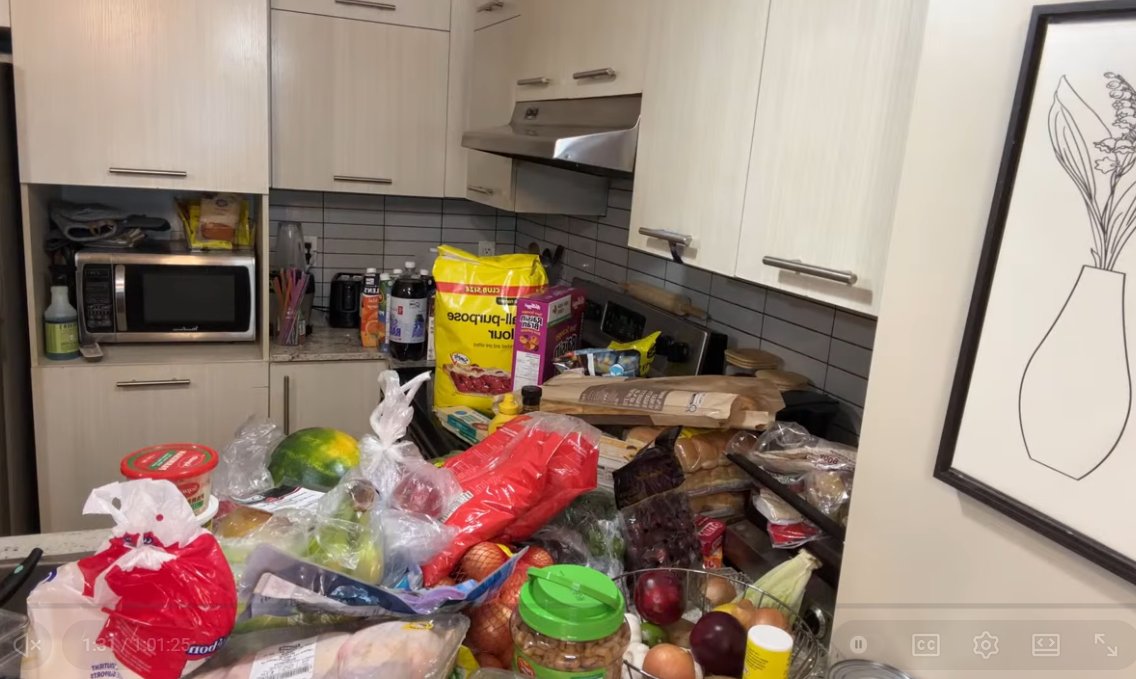WOWgirlsarah's tweet photo. Time to come clean #Foodiebeauty you have been seeing nadz and you paid for that $$$ grocery haul he just got. Its obvious AF gurl..pictures dont LIE https://t.co/RP9BYXVukZ
