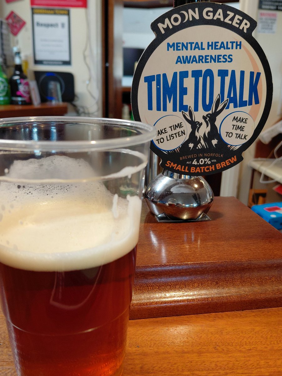 moongazerale's tweet photo. Lovely to pop along to @DerehamTown today as they hosted @856foundation . A great match ( won 6 5 by 856) but raising awareness of #mentalhealth and raised £1000. Thanks all involved for donating time, money and kindness #Timetotalk . We will see if you can beat us next year 👍 https://t.co/K1bbhRoN0h