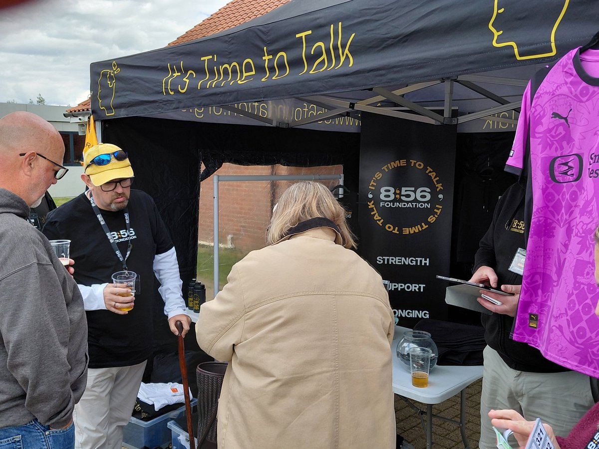 moongazerale's tweet photo. Lovely to pop along to @DerehamTown today as they hosted @856foundation . A great match ( won 6 5 by 856) but raising awareness of #mentalhealth and raised £1000. Thanks all involved for donating time, money and kindness #Timetotalk . We will see if you can beat us next year 👍 https://t.co/K1bbhRoN0h
