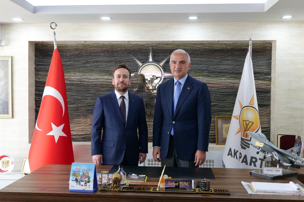 sertunc84's tweet photo. Kültür Yolu Festivali kapsamında şehrimizde bulunan Kültür ve Turizm Bakanımız Mehmet Nuri Ersoy’u, açılış programının ardından ilçe başkanlığımızda ağırlamaktan memnuniyet duyduk.

Nazik ziyaretleri ve samimi sohbetleri için Sayın Bakanımıza teşekkür ediyoruz.

@MehmetNuriErsoy https://t.co/7lLzdetKzO