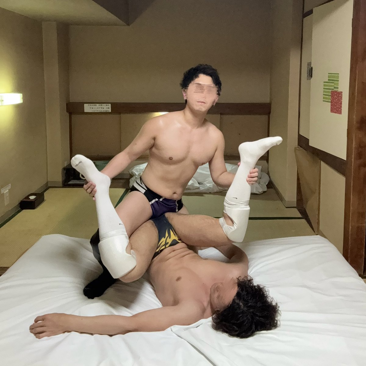 ADwrestling_'s tweet photo. 東京友人在X上私訊學長
希望有機會可以跟學長對戰
這不就來了嗎
開戰就被學長虐
拍了好羞辱的招式 https://t.co/zhgNy5gsJT