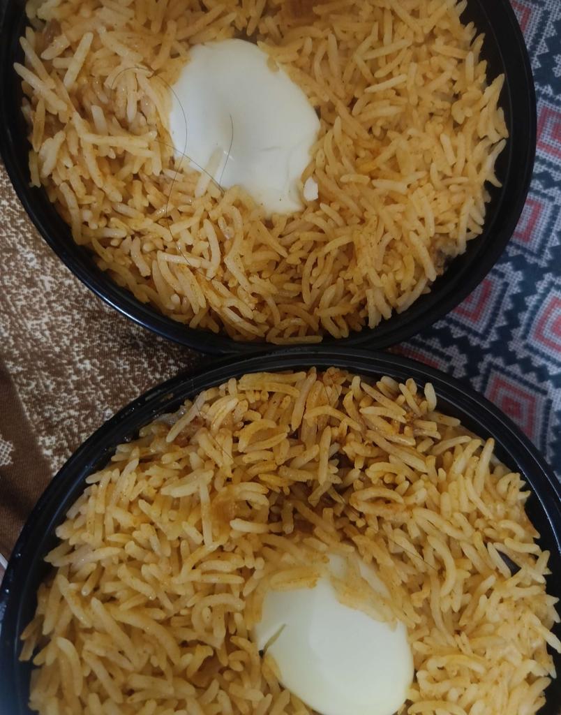 iamjayanta12's tweet photo. @eatsurenow Ordered biryani. Hair found in food, complained in chat support, but your agent isn't resolving the issue at all. Kindly resolve the issue. Order No. 219901012 https://t.co/bzW6E9WNBK
