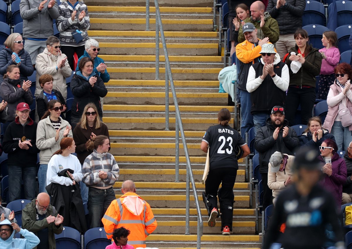 WHITE FERNS tweet media