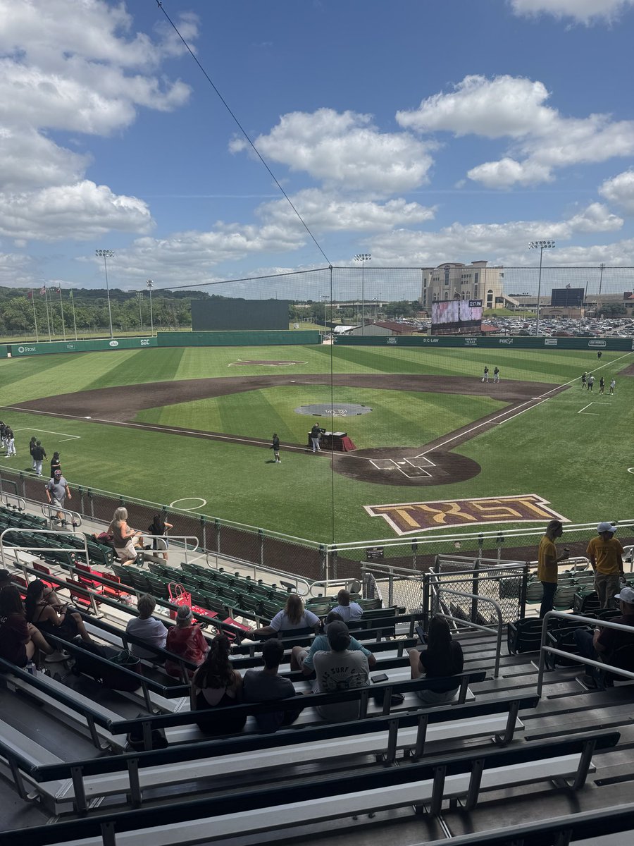 KTSWSports's tweet photo. We are 30 minutes out from @TxStateBaseball taking on @HerdBaseball. Senior weekend here in Slam Marcos. Stay tuned as we will have live updates all game long in this thread. Also tune into @KTSW899 to hear Ben Cameron and Ian Graffunder on the call
#TXST⚾ | #KTSWSports📻 https://t.co/BgzbR2cS4I