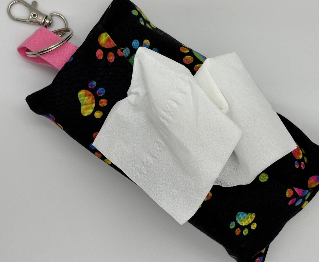sewingfromsammy's tweet photo. Travel Tissue Holder: tissues at hand without bulky pack. Perfect for bag, car, or day out. Credit card slot and strap keep it secure and stylish. #Travel Tissue Holder #Essential Accessory #Sassy Chicks Crafting #Handmade #FunctionalStyle https://t.co/th5autbMeS