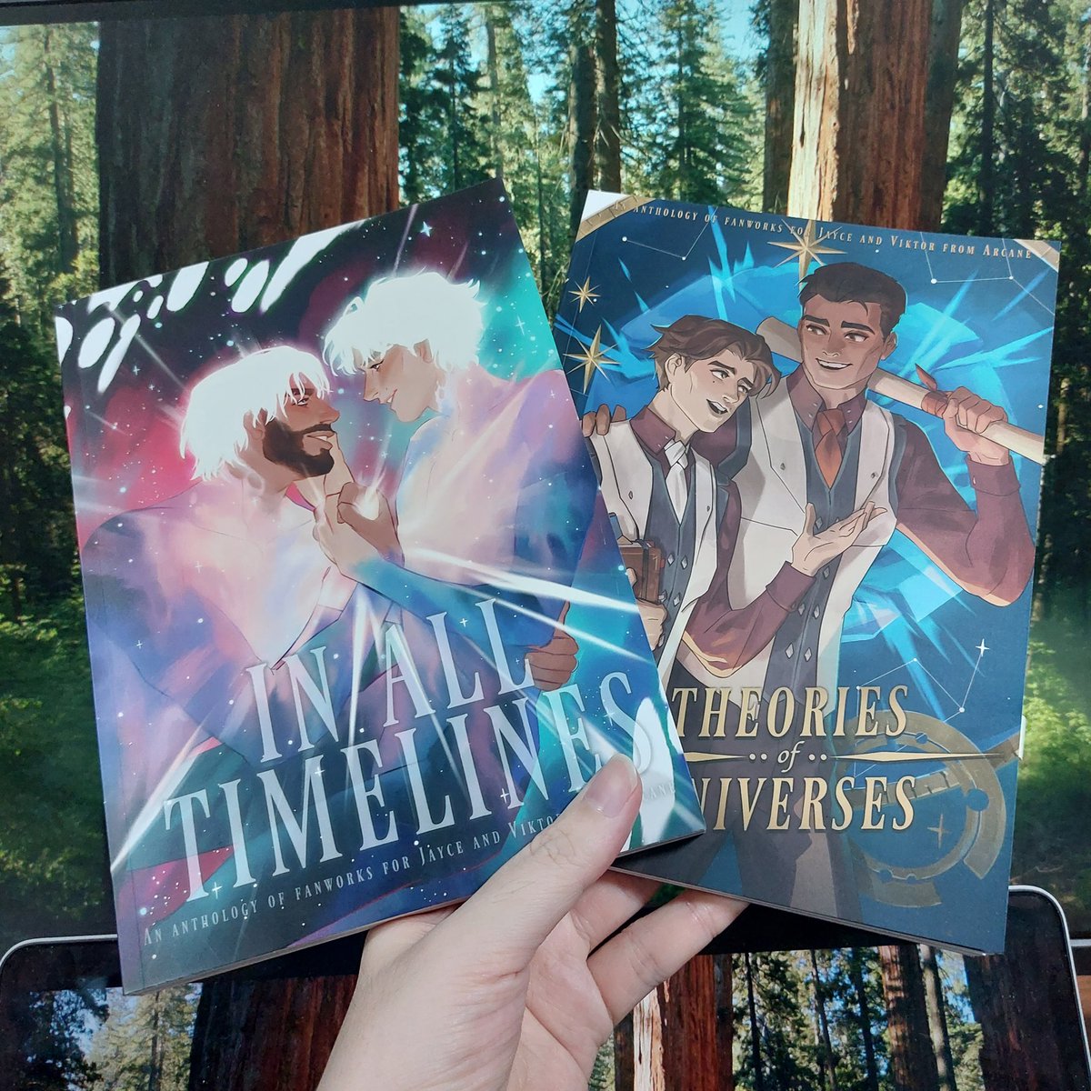 KimiWriting's tweet photo. The sample copy of the JayVik Anthology finally arrived from the printing house, and it’s unbelievably thick and heavy 😂

Thank you so much for waiting so patiently for it~ The books will be shipped within this month as scheduled 💕 https://t.co/lgBtjL9Qi8