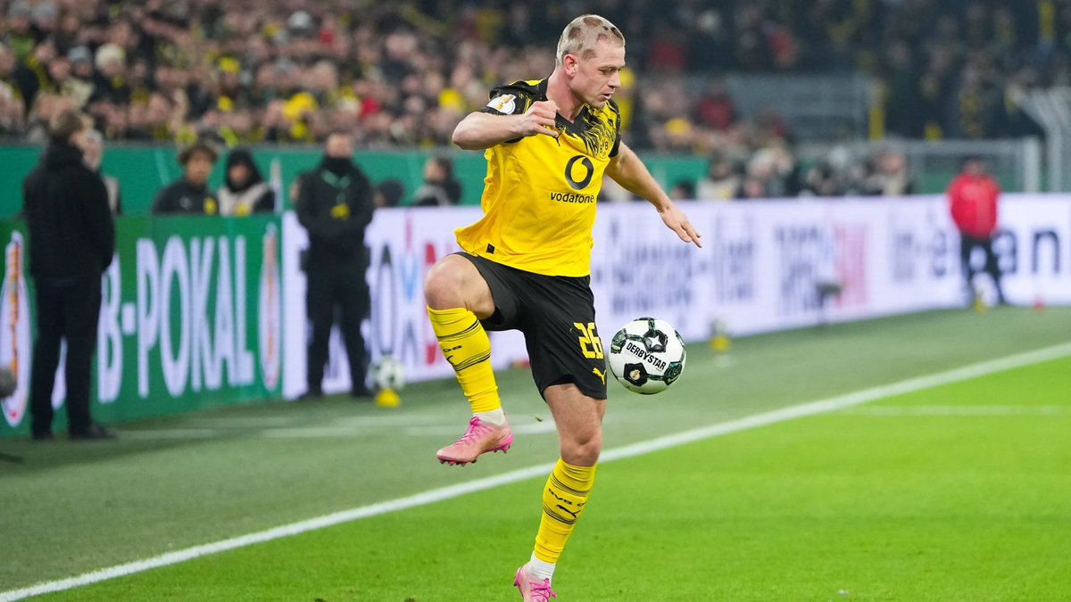 lftips_'s tweet photo. GRUPO I:
Ryerson - Noruega

O lateral/ala do Borussia Dortmund tem uma capacidade impressionante de criar chances de gol. Tem 14 assistências em 30 jogos na Bundesliga! Para sorte dele tem o Haaland no time. Se criar essas chances na Copa, pode ser uma seleção perigosa… https://t.co/6G6EpDBjbT