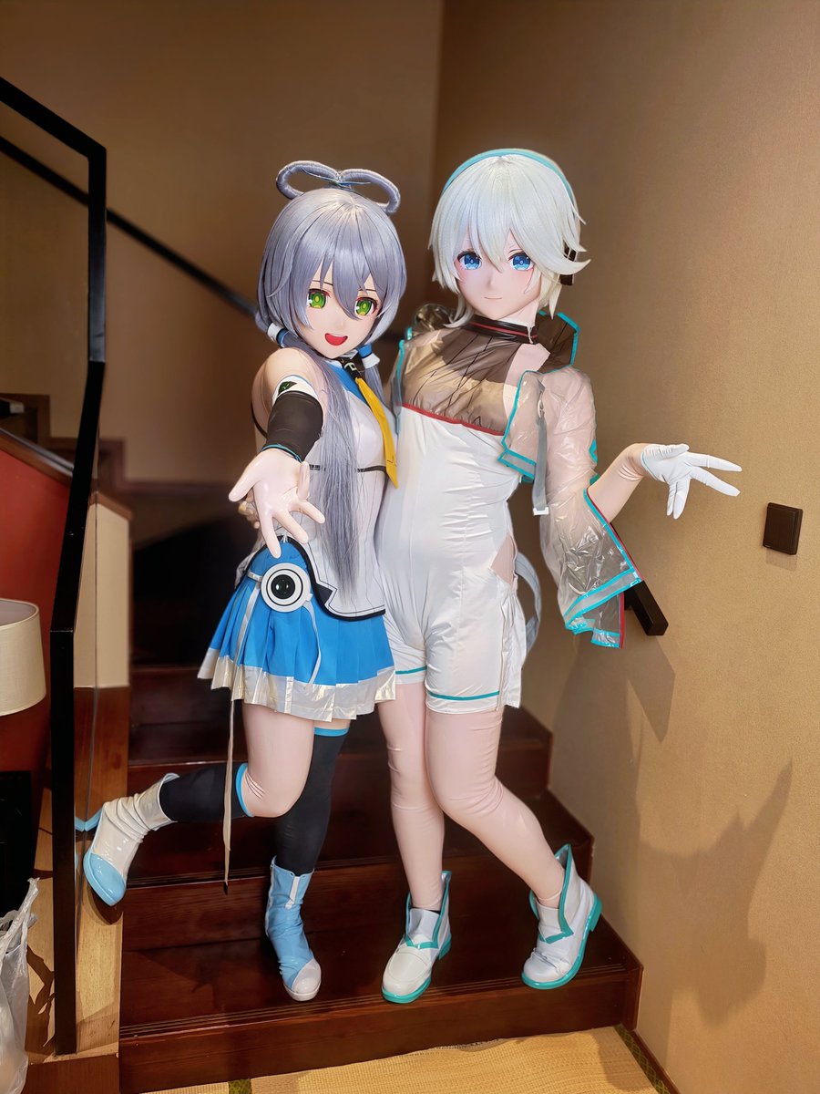 NaiLian23's tweet photo. 言洛一下♾️🐰 #kigurumi 
♾️ 俺
🐰 @NNGnoMKT 
📷 @jing_lang_ https://t.co/mjJjvIesL3