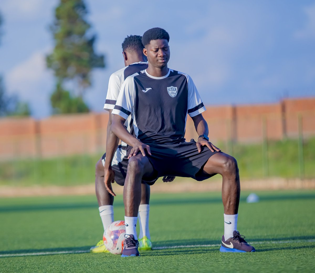 aprfcofficial's tweet photo. LAST TRAINING DONE  ✔️ 🙌 

🚨 TEAM NEWS 🚨

SSEKIGANDA IS BACK IN FULL TRAINING 💪 

#APRFC 
#CLUBGIANT https://t.co/PIfk76D8D6