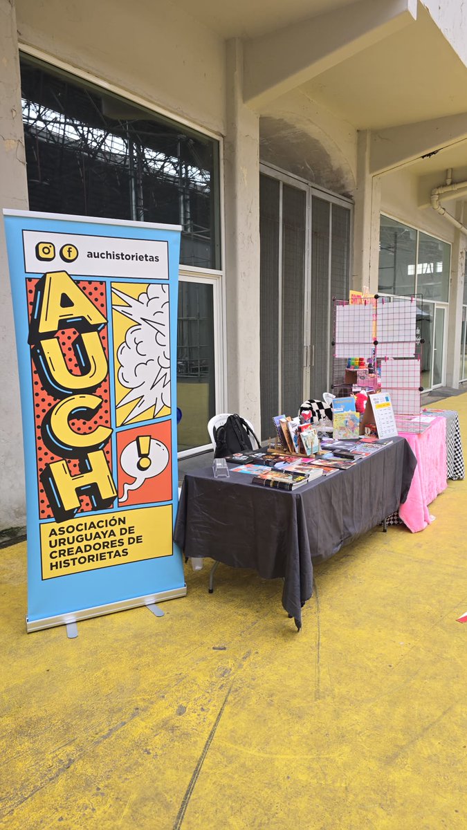auchistorietas's tweet photo. Hoy y mañana estamos en Friki Fest, en el Espacio Modelo de Montevideo, de 14 a 20 horas. Entrada libre, vení a comprar #comicsuruguayos.

#comics #historietas #historietasuruguayas https://t.co/y38ekglTxI