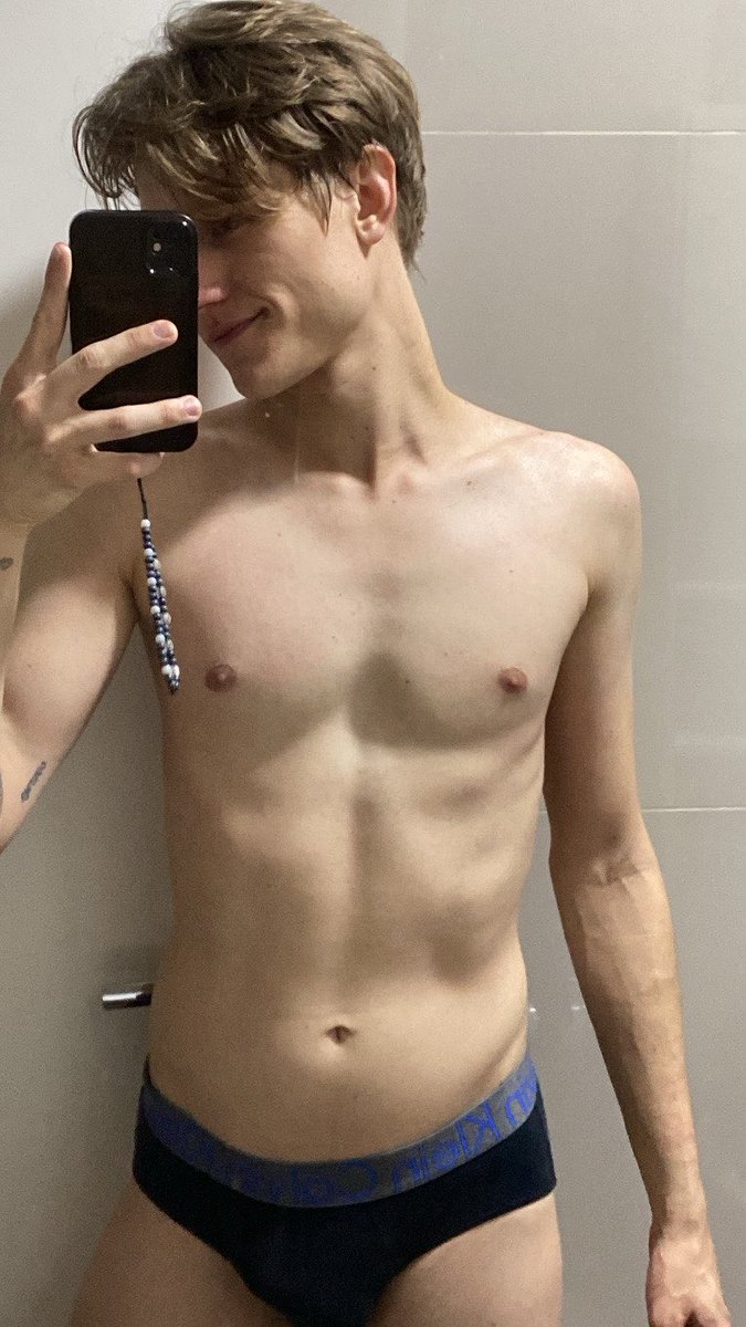 delusional twink tweet media