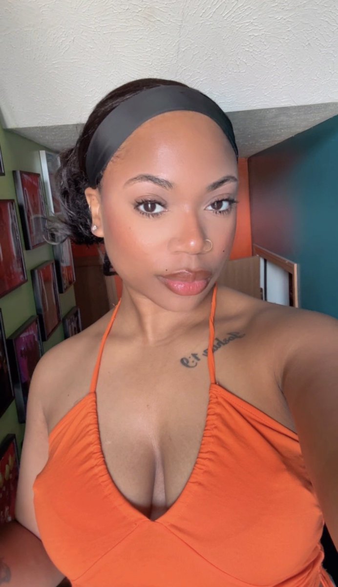 xBecomingRi's tweet photo. π€π #FineGirl #LookGoodFeelGood #TheOne #SunKissed #BlackQueen https://t.co/fjklWsDLai