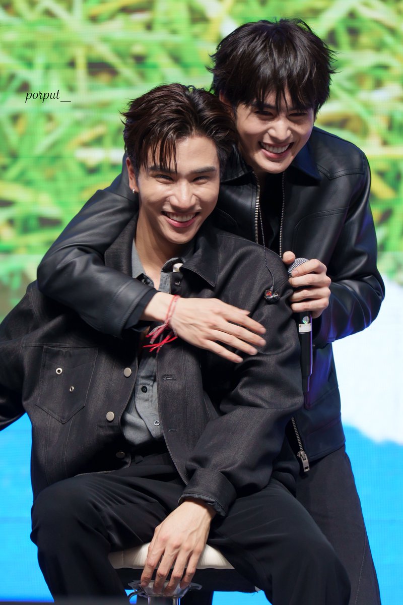 พี่ปอ สวัสดีเพิร์ธแซนต้า 🍑🖤🤍 tweet media