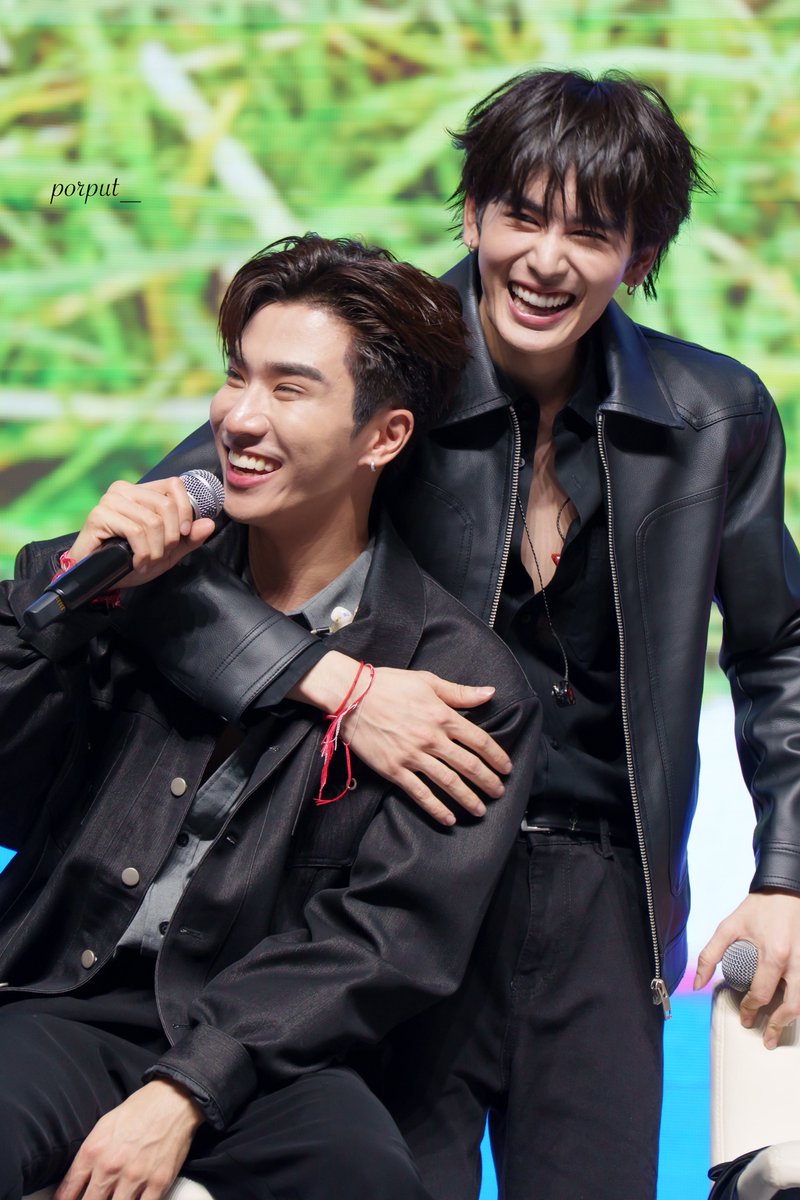 พี่ปอ สวัสดีเพิร์ธแซนต้า 🍑🖤🤍 tweet media