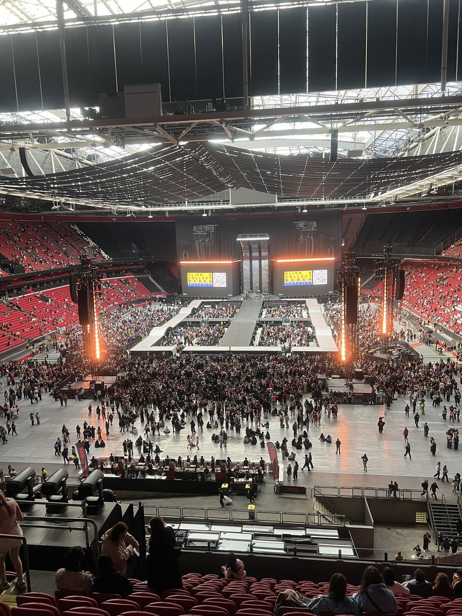 HarryMexOficial's tweet photo. Están listos??? 

#TogetherTogetherAmsterdam https://t.co/0jMajscYpd