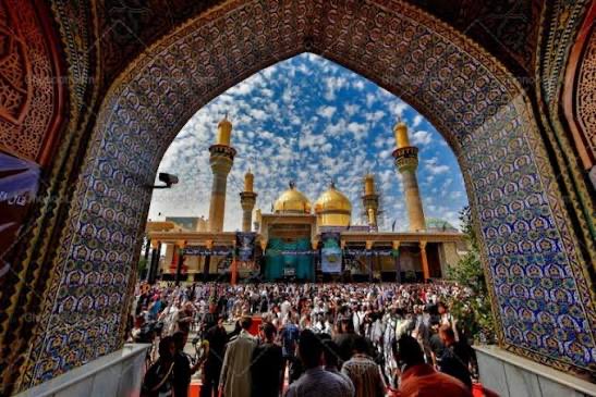 Mohamadmirzaeee's tweet photo. جوان بود، اما اقیانوس علم و حکمت؛
غریب بود، اما پناهِ دل‌های بی‌قرار.
امشب که باب‌الحوائجِ  جوان آل‌عبا به آسمان‌ها پر می‌کشد، بیایید به رسمِ همان «جود» و بخشندگی‌اش، گره‌ای از کارِ کسی باز کنیم، حتی با یک لبخند یا یک دعای خیر.
تسلیت به قلبِ داغدارِ امام رضا(ع) https://t.co/qoNCknMFeq
