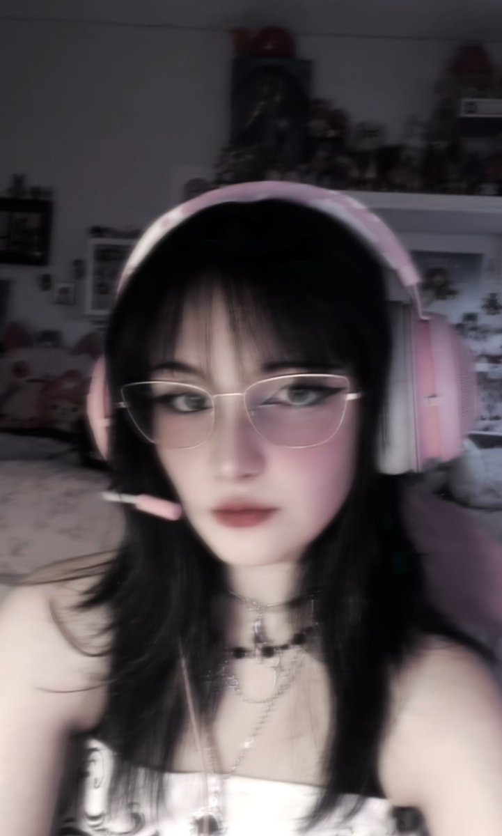 lu ₊˚⊹♡🦇 tweet media