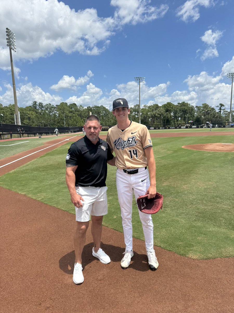 micantrell413's tweet photo. @UCF_Baseball for @CokeFlorida First Pitch. #GKCO https://t.co/ahwuvVBXbj