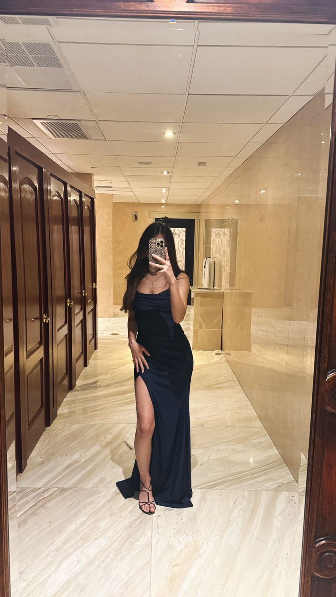 singularityjkk's tweet photo. i love weddings 😼 https://t.co/PCEb503jOi