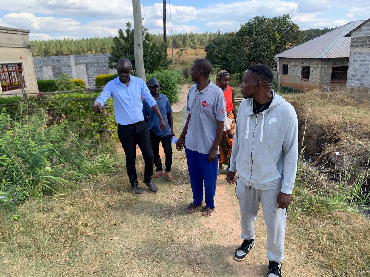 joseph_kalimbwe's tweet photo. This evening we ended our engagements for the day in Chimbotela Area, Ndola Dag Hammarskjold. From George to Kaniki, Dag to Twapia, Zambians are opening up their doors to welcome us into their homes to mobilize our base &amp; journey to Parliament by our community lead Mrs. Sikazwe ! https://t.co/TNPJs1lUr8