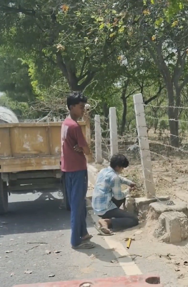 अतुल tweet media