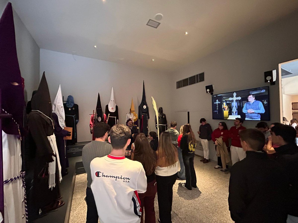 scdp_leon's tweet photo. Hoy ha tenido lugar el Encuentro Local de los @jovpapones en el Museo Diocesano y de Semana Santa. Jornada de convivencia donde han podido ver las diferentes instancias del Museo y han realizado diferentes actividades en la que han participado jóvenes de nuestra Cofradía. https://t.co/oTA1dVp5Ry