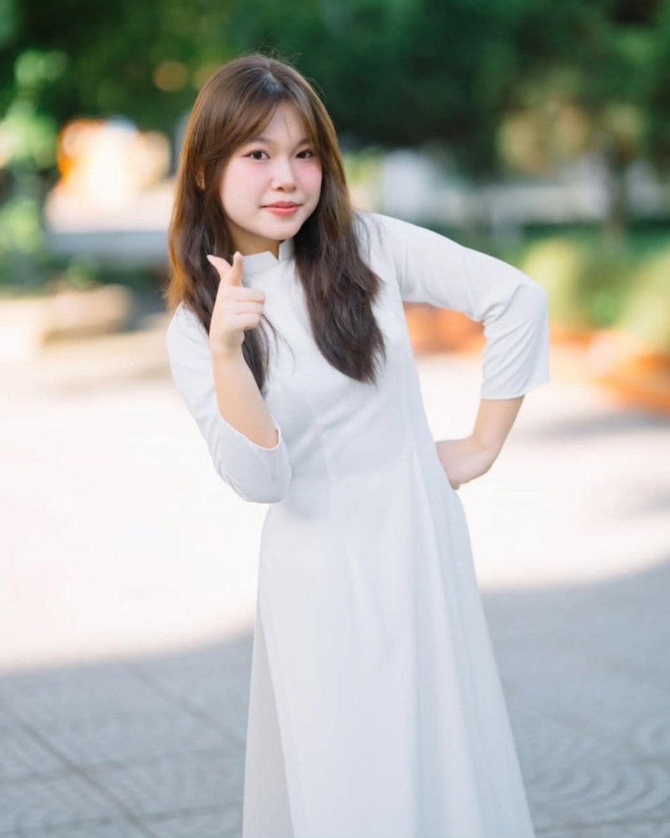 mmbbtt67's tweet photo. Tống Thị Minh Anh 2k6 học ở Neu nhìn ảnh cũng thấy con đĩ này có body múp, mép lồn con đĩ chỉ cần cạ cặc kh cần đút cũng bắn, cặp mông naỳ để th mỹ đen cặc dài doggy cứ thế mà đúc con cặc vào sâu tận tử cung con đĩ này sướng run lên miệng thì thè lưỡi ra https://t.co/stMhSn3i2Y