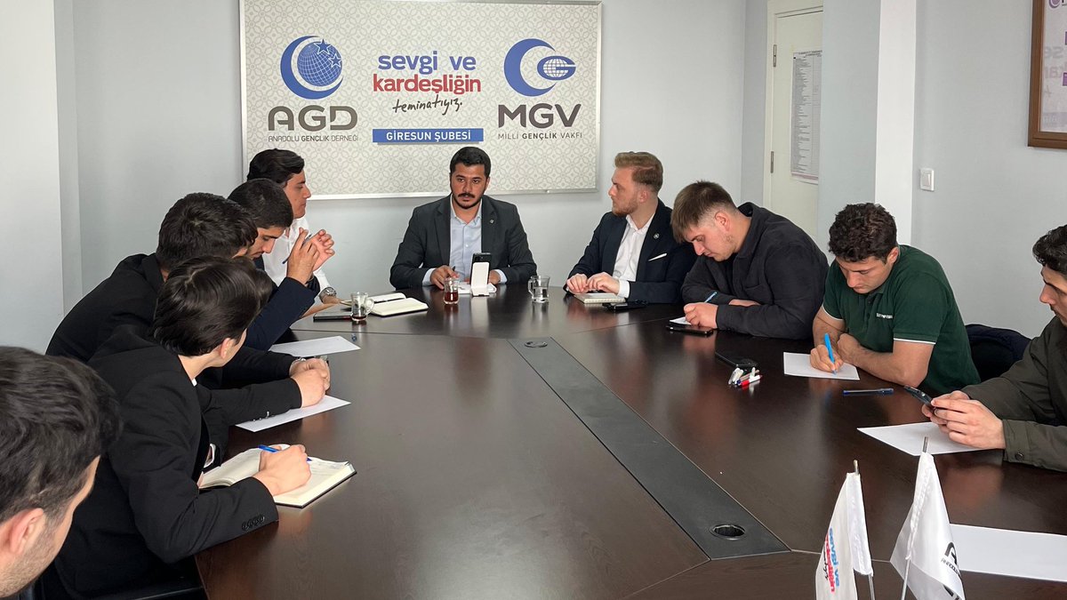 AGDUNi's tweet photo. 🔻Bölgesel Üniversite Başkanları Toplantımız; 3. Bölge’de, Giresun Şube Üniversite Komisyonumuzun ev sahipliğinde gerçekleştirildi.

◈ Bölgesel Üniversite Başkanları Toplantısı 

🗓 16 Mayıs 2026

📍 Giresun https://t.co/TnHbogFvlQ