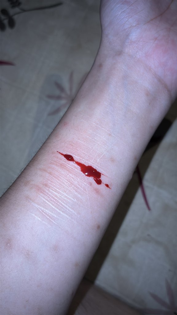 cigarette_gel's tweet photo. i finally did it again yay https://t.co/UC4w9SXuXb