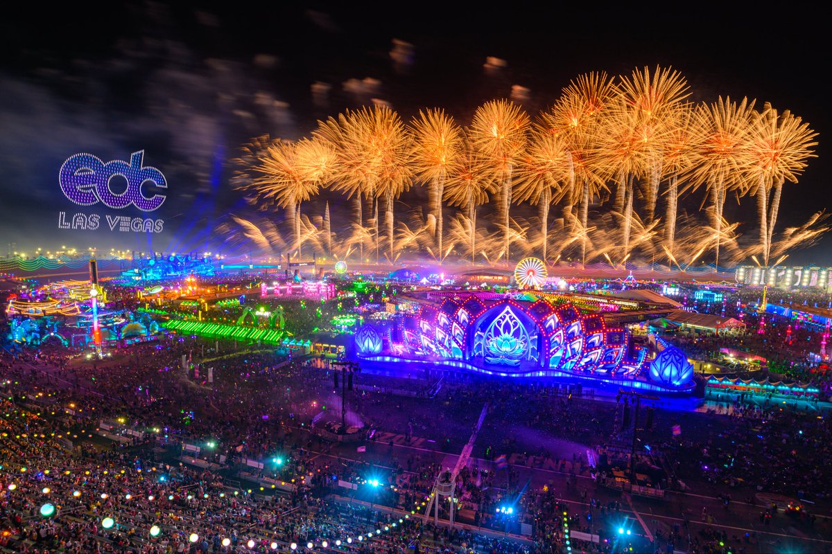 EDC_LasVegas's tweet photo. right where we're supposed to be with our EDC family 🤗 https://t.co/sfEmrNT7da