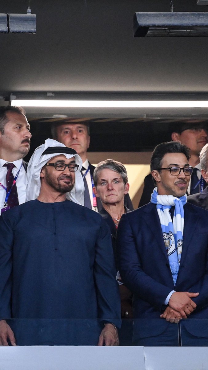 vxlus's tweet photo. اليوم المعازيب متنومسين

العين بطل الدوري الخامس عشر
السيتي بطل كأس الاتحاد الانجليزي 

الله يديم افراحكم🤍 https://t.co/IY0oFpYWVS
